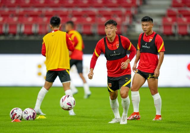 开云电子-国足业务课剖析如何逼抢日本 朱辰杰获主帅力挺